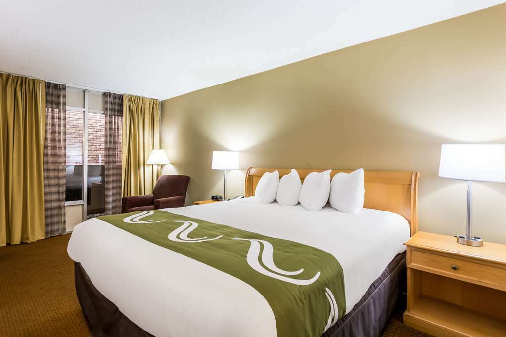 Oyo Townhouse Owensboro West Hotel Room photo